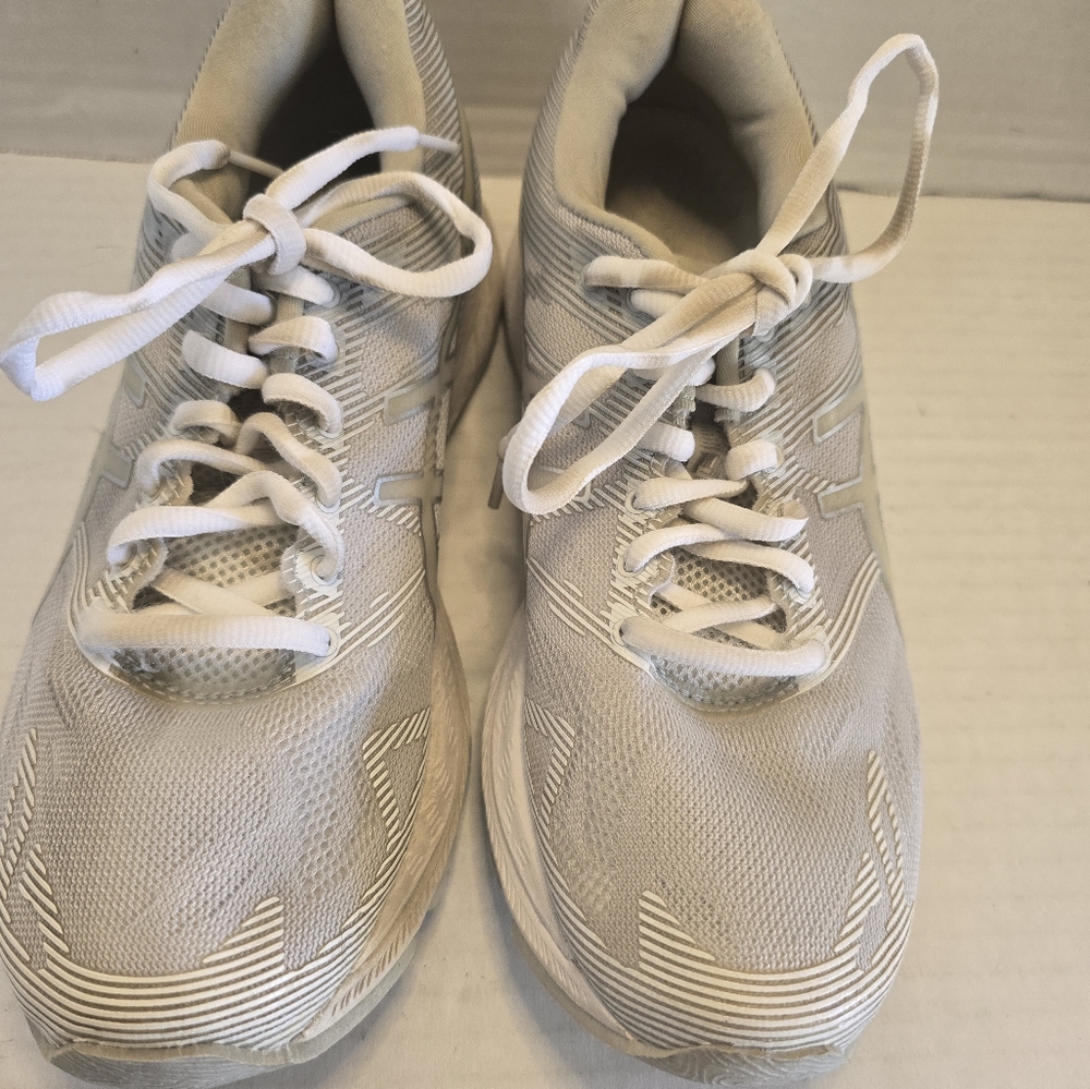 Women running shoes Asics‎ Gel Nimbus 19.